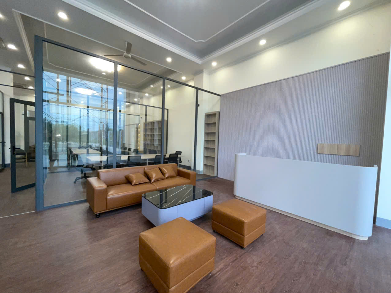 Văn phòng BĐS Lạc Hồng Land